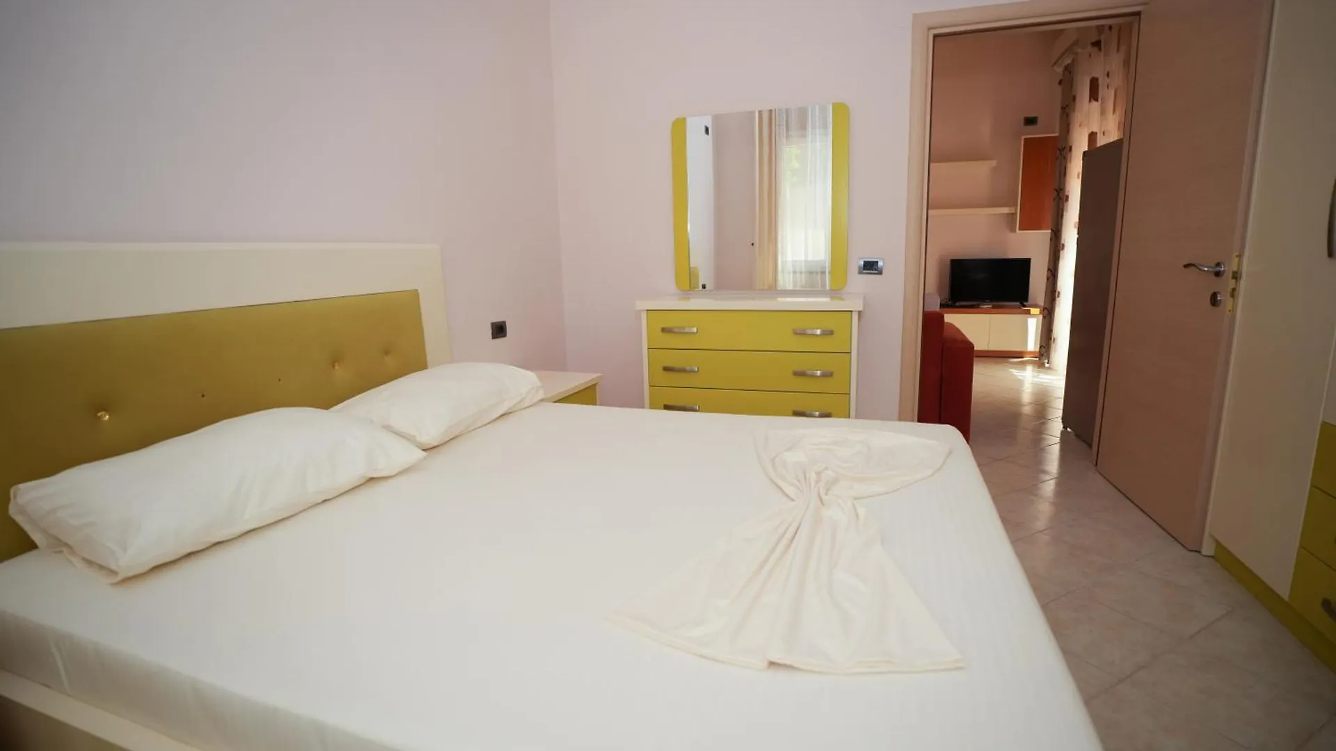Marika Apart Hotel Golem